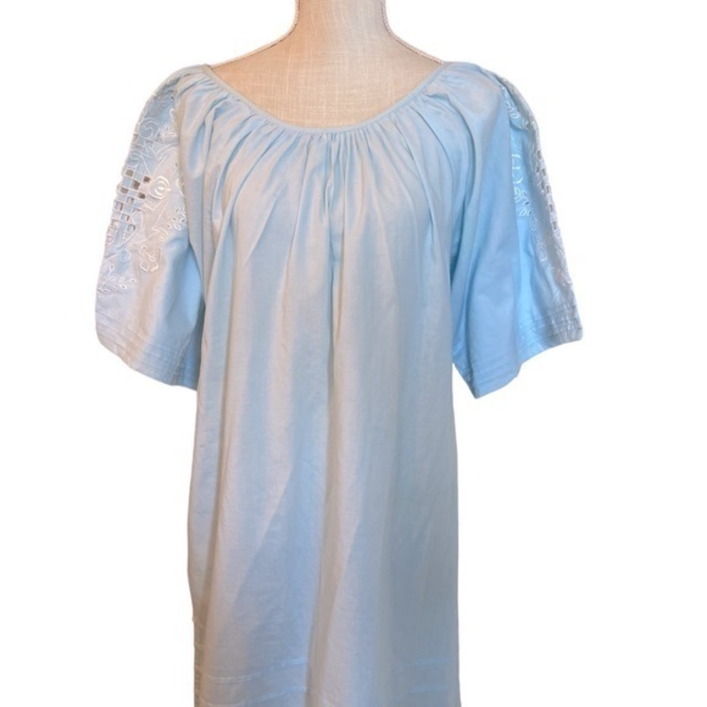 Marie Ellyse 💯 cotton light blue with eyelet sleeve & bottom‎ mumu dress medium